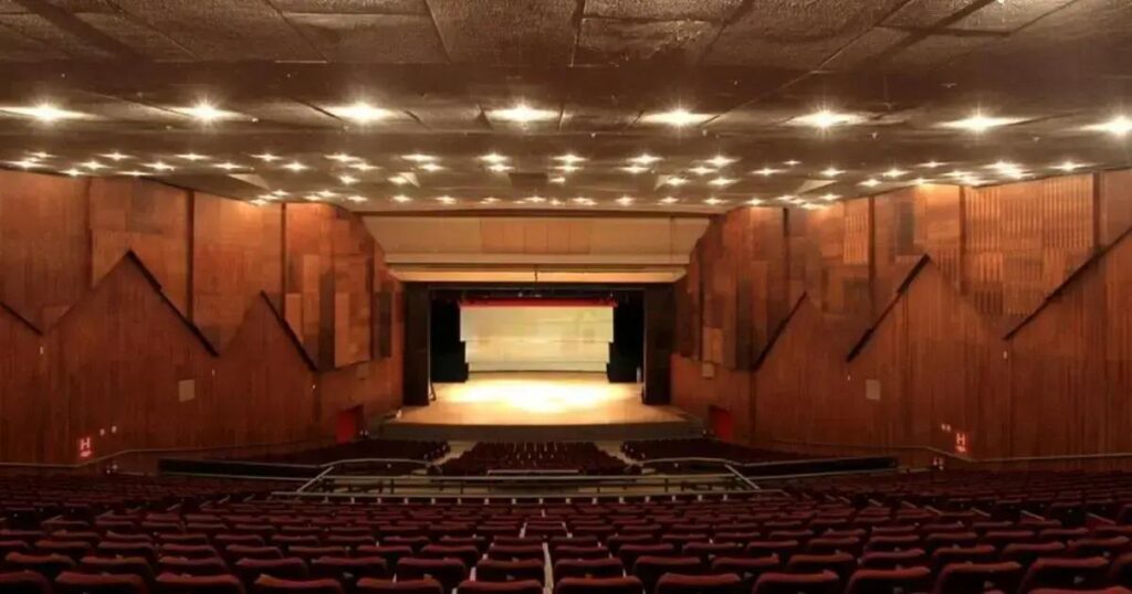 Maria Marighella discute o futuro do teatro e a necessidade de políticas públicas