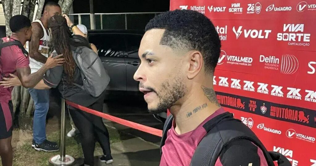 Matheuzinho se despede do primeiro tempo, mas Vitória vence o Vasco na virada