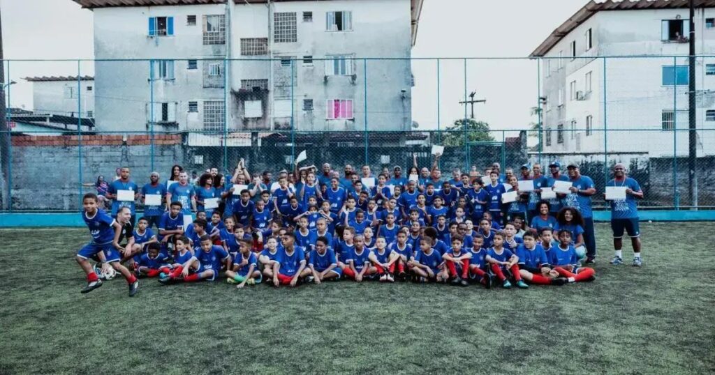 Monitores do Bora Bahêa Meu Bairro completam capacitação internacional em Salvador
