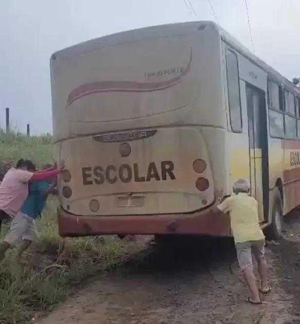 Moradores de Maiquinique cobram ações da prefeita sobre estradas abandonadas