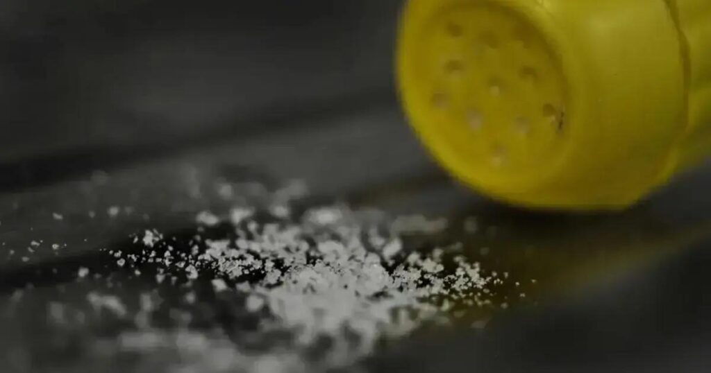 Nova proposta sobre saleiros em restaurantes avança na AL-BA