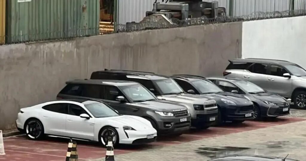 Operação em Camaçari apreende R$ 391 mil e veículos luxuosos