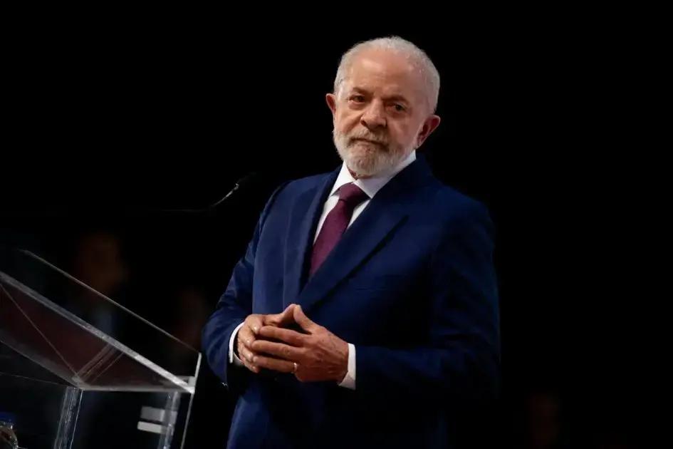 Oposição discute pedido de impeachment de Lula após escândalo do INSS