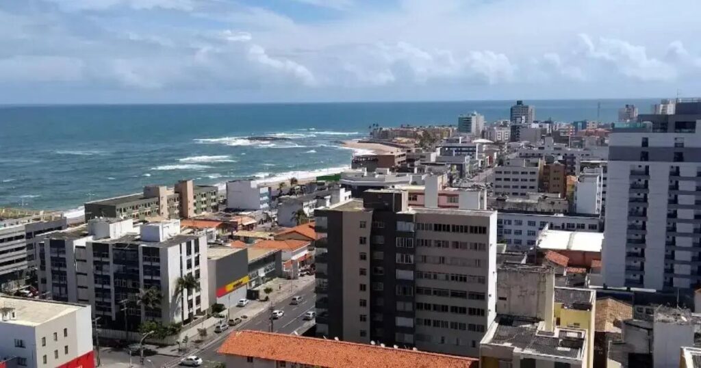 Ossada é encontrada em contêiner na Pituba, Salvador