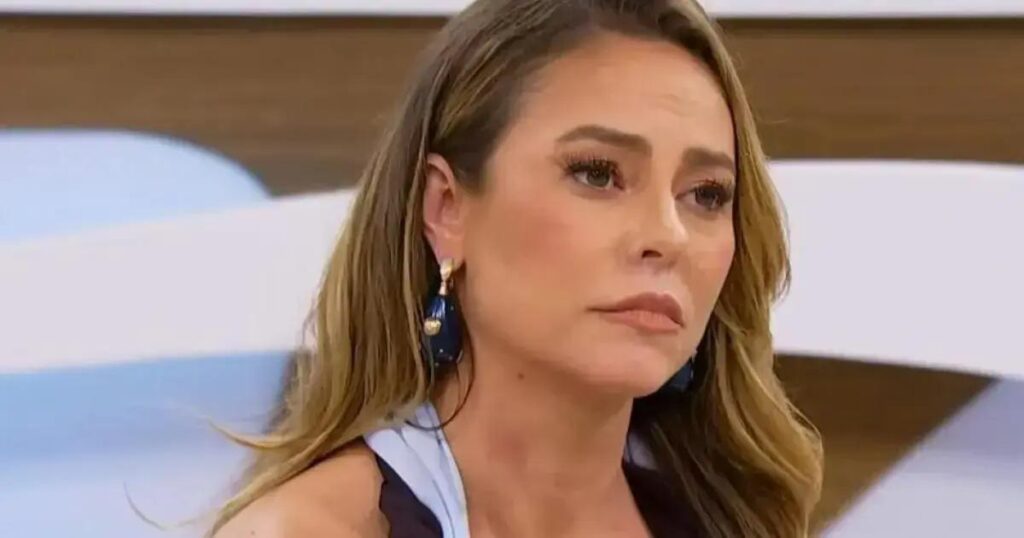 Paolla Oliveira fala sobre pressão pela maternidade e impactos na carreira