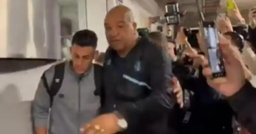 Pavón tenta agredir árbitro após eliminação do Grêmio na Copa do Brasil