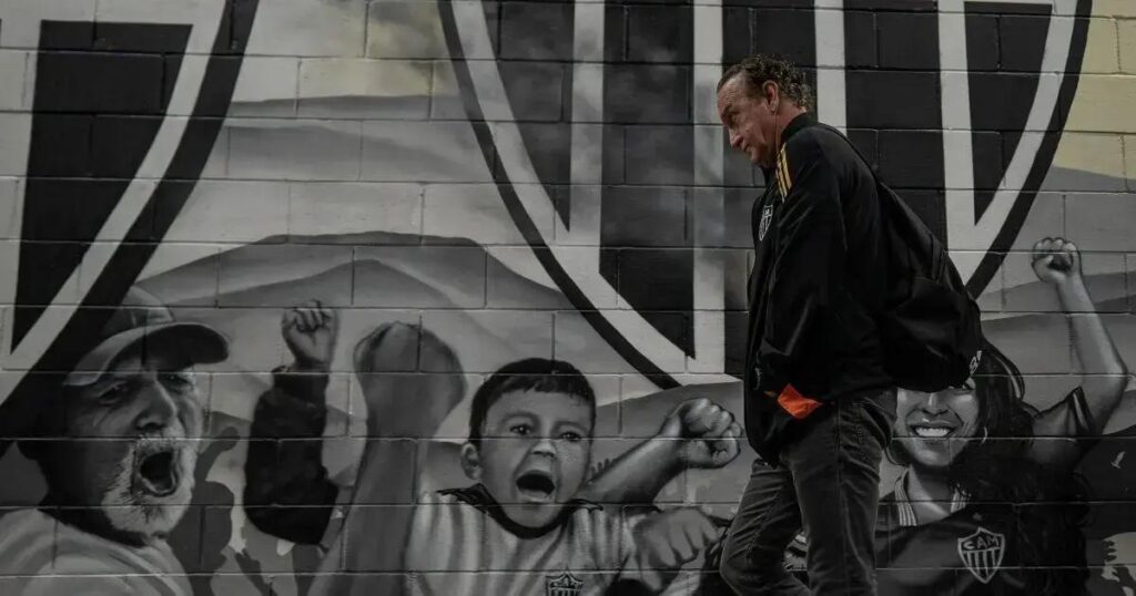 Polêmica do Atlético-MG: Campanha contra abuso infantil e o passado de Cuca