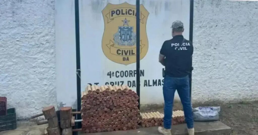 Polícia Civil fecha fábrica clandestina de espadas em Cruz das Almas