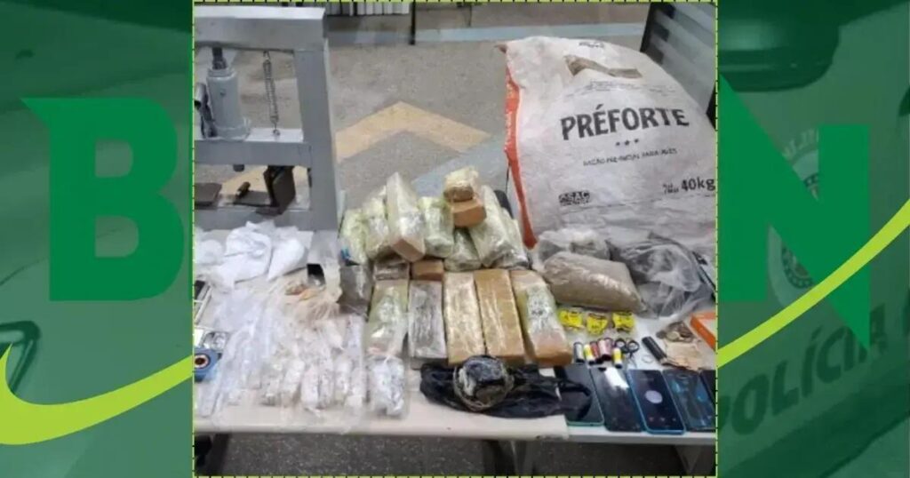 Polícia Militar desarticula laboratório de drogas em Camaçari e prende dois homens