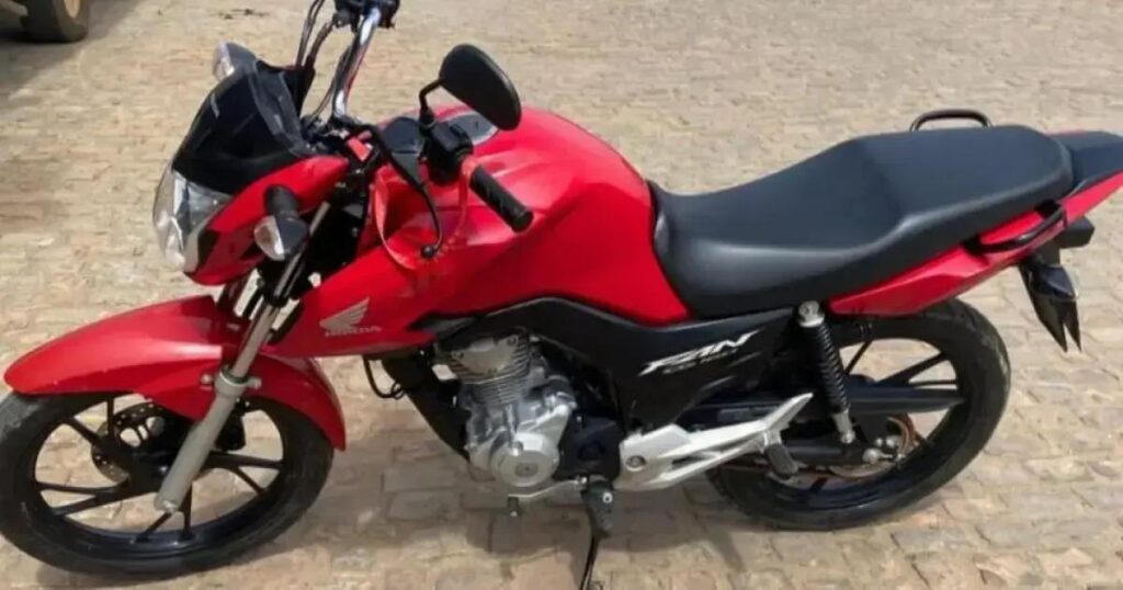 Polícia Militar recupera motocicleta roubada em Ibipeba