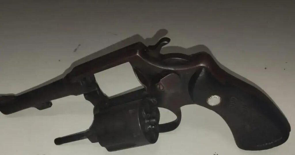 Policiais prendem homem armado após denúncias em Barreiras, BA