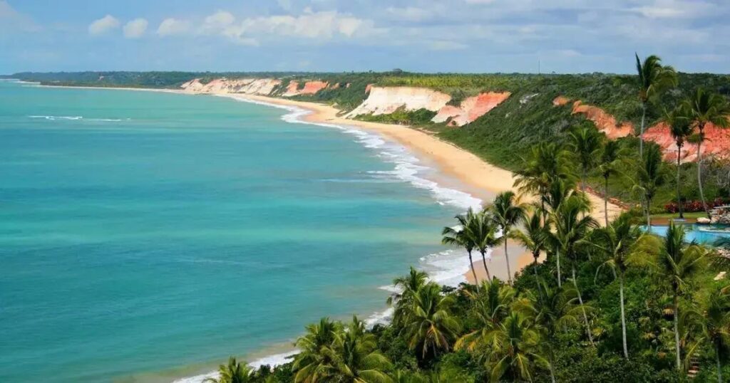 Porto Seguro recebe mais de 100 voos extras nas férias de julho