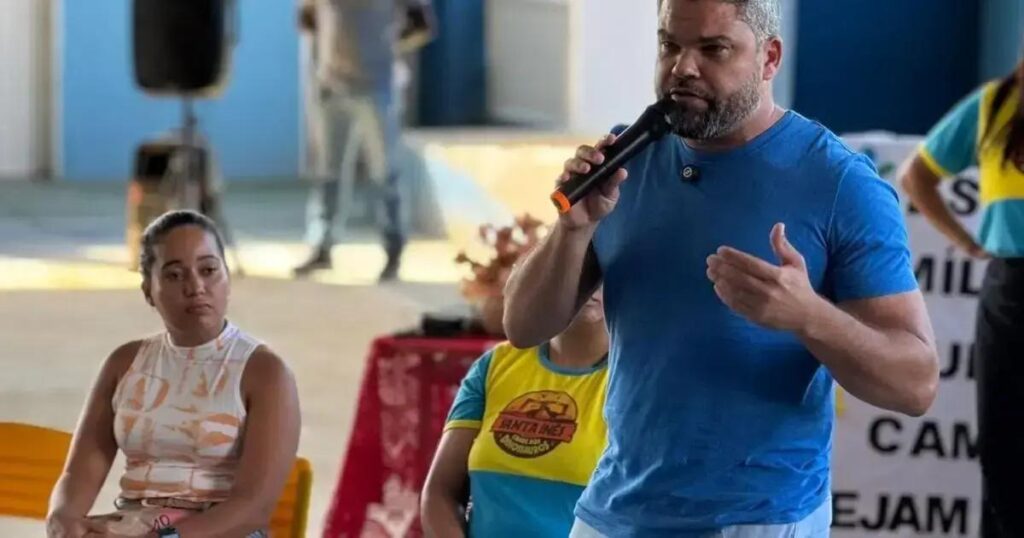 Prefeito de Santa Inês celebra avanço na educação com nota máxima