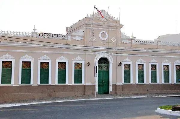 Prefeitura de Vitória da Conquista abre credenciamento para médicos e intérpretes de Libras