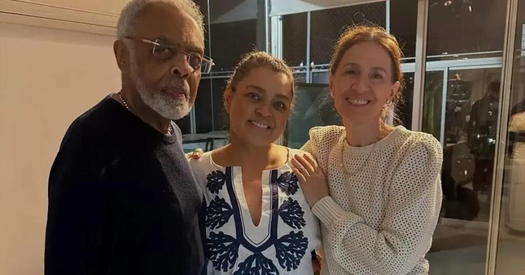 Preta Gil recebe alta após internação em São Paulo e se recupera em casa