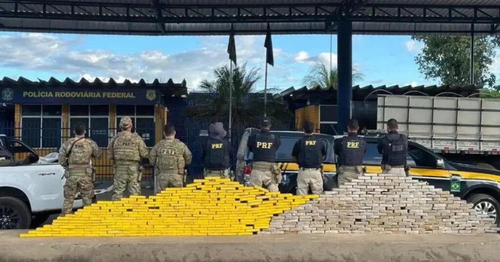 PRF realiza uma das maiores apreensões de drogas na BR-242