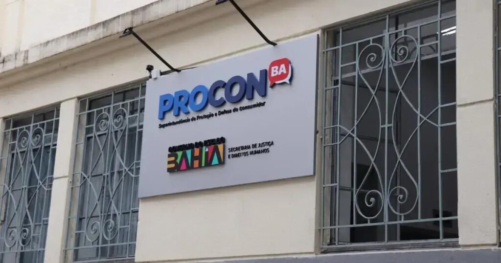 Procon notifica Coelba por apagões em 22 municípios da Bahia