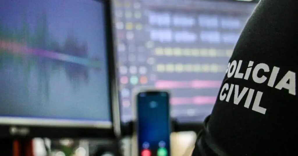 Professor preso por abuso sexual infantil durante operação de combate