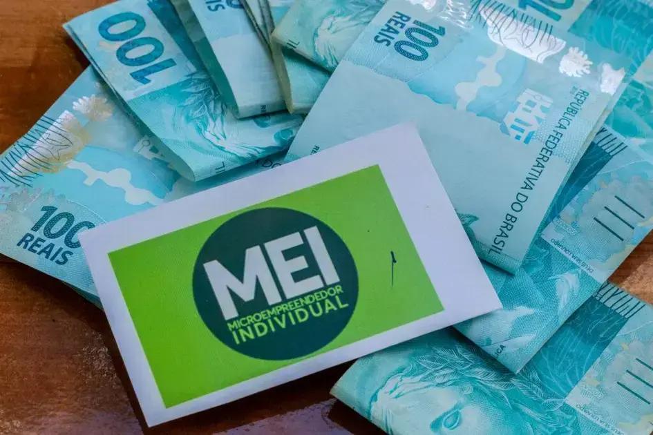 Quem paga MEI tem direito à aposentadoria? Entenda os benefícios