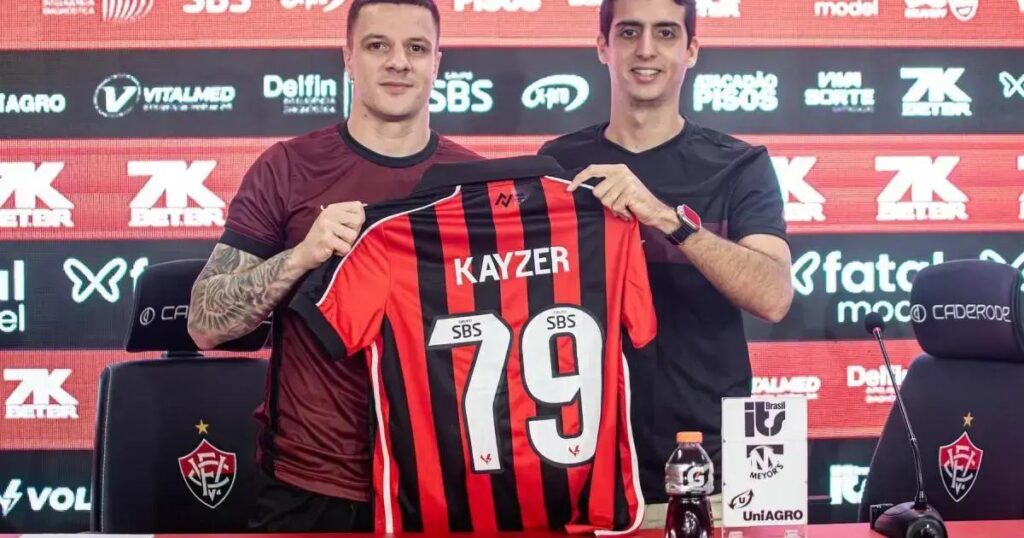 Renato Kayzer brilha em estreia com o Vitória e já soma três gols