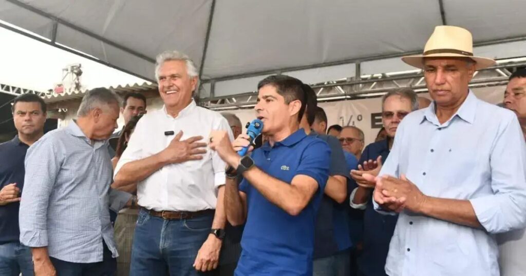 Ronaldo Caiado critica governo Lula durante visita à Bahia