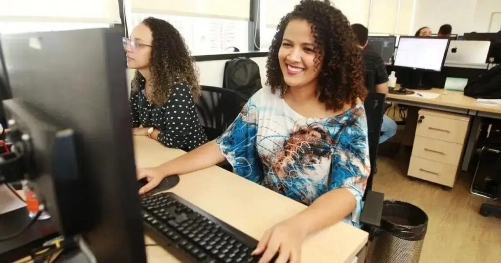 Secretaria da Administração convoca 3 mil universitários para o Partiu Estágio