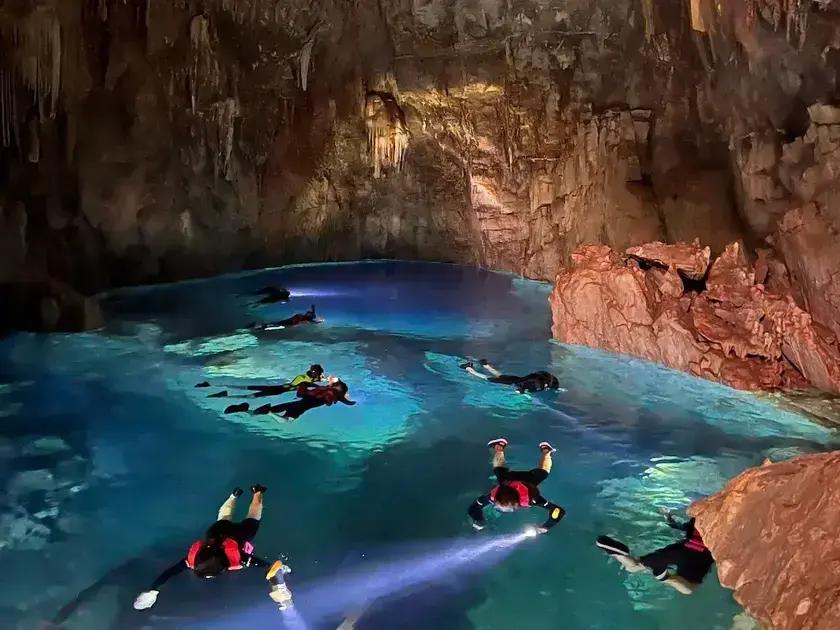 Sucuris em Bonito: Encontros Fascinantes no Ecoturismo Brasileiro