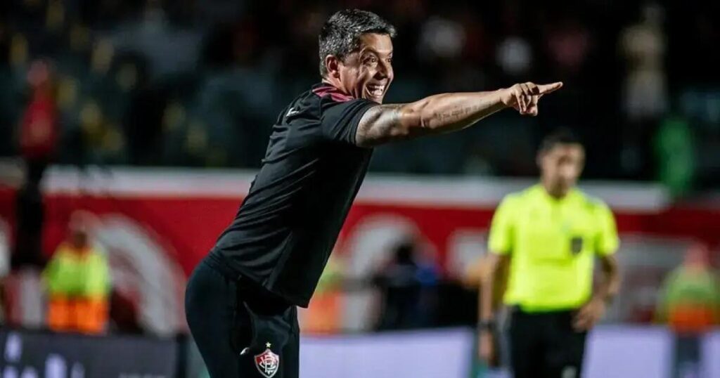 Thiago Carpini reflete sobre superação após derrota do Vitória para o Ceará