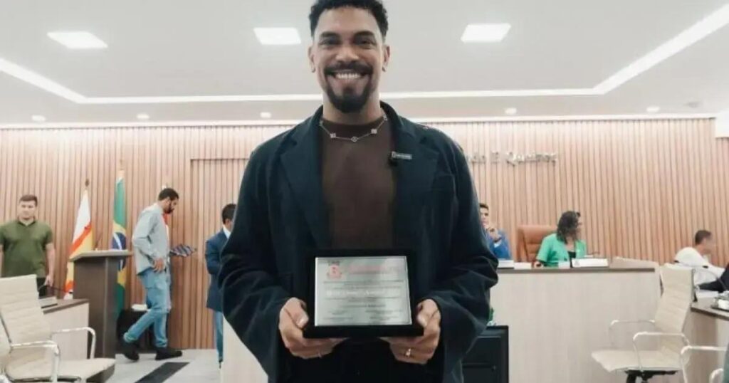 Vinícius Nascimento é homenageado com título de cidadão santoantoniense