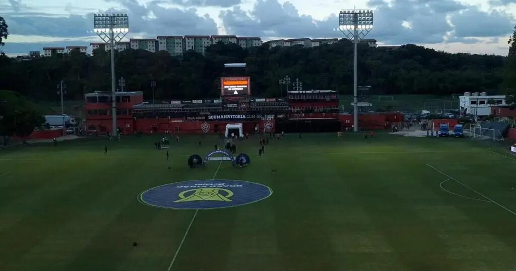 Vitória e Santos buscam se afastar do rebaixamento no Brasileirão