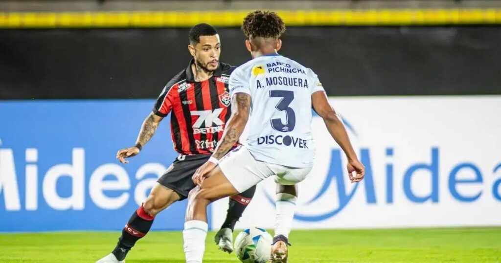 Vitória se despede da Sul-Americana após derrota para o Santos