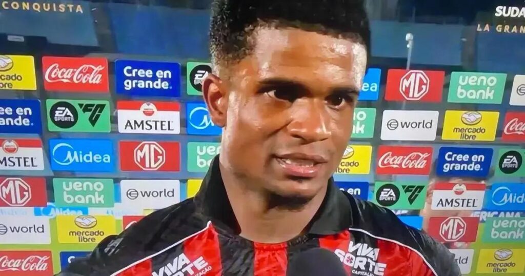 Vitória supera Cerro Largo com gol de Claudinho na Sul-Americana