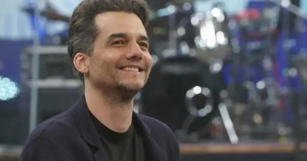 Wagner Moura retorna aos palcos em Salvador com peça de Ibsen.