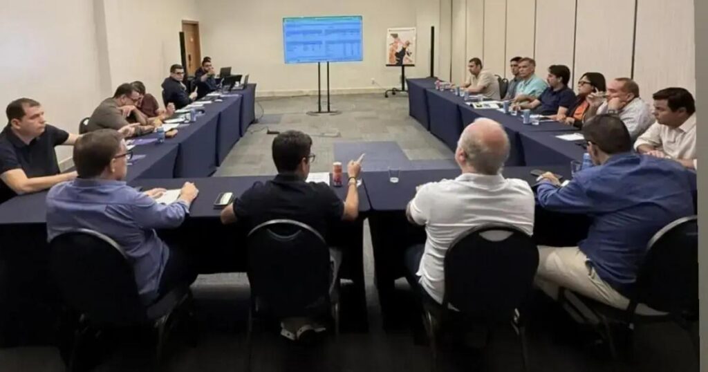 ACM Neto planeja estratégias políticas para as eleições de 2026 na Bahia