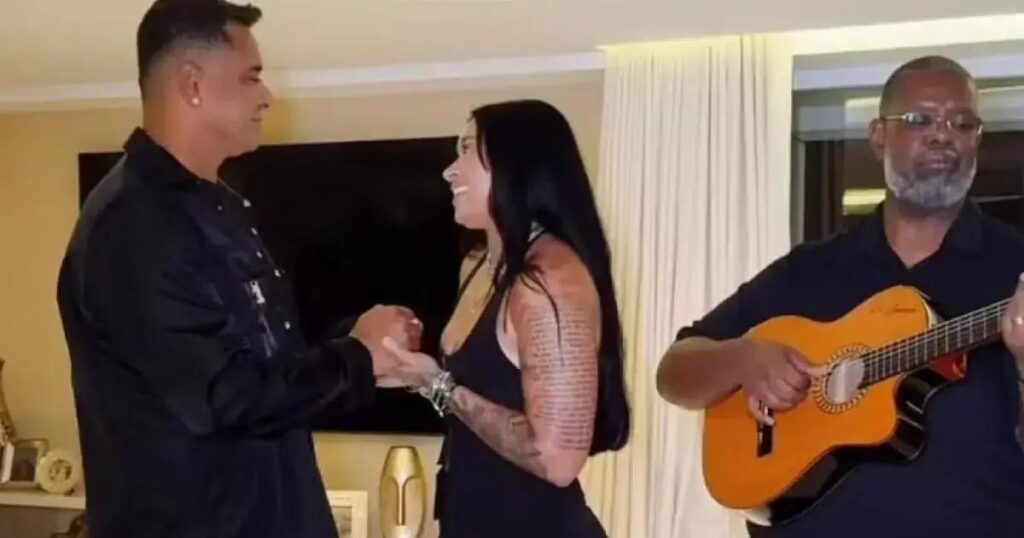 Aniversário de Xanddy tem serenata especial da filha e Péricles