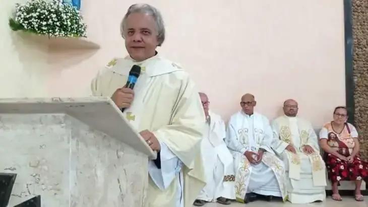 Arcebispo de Vitória da Conquista transfere padre de Itarantim após polêmicas