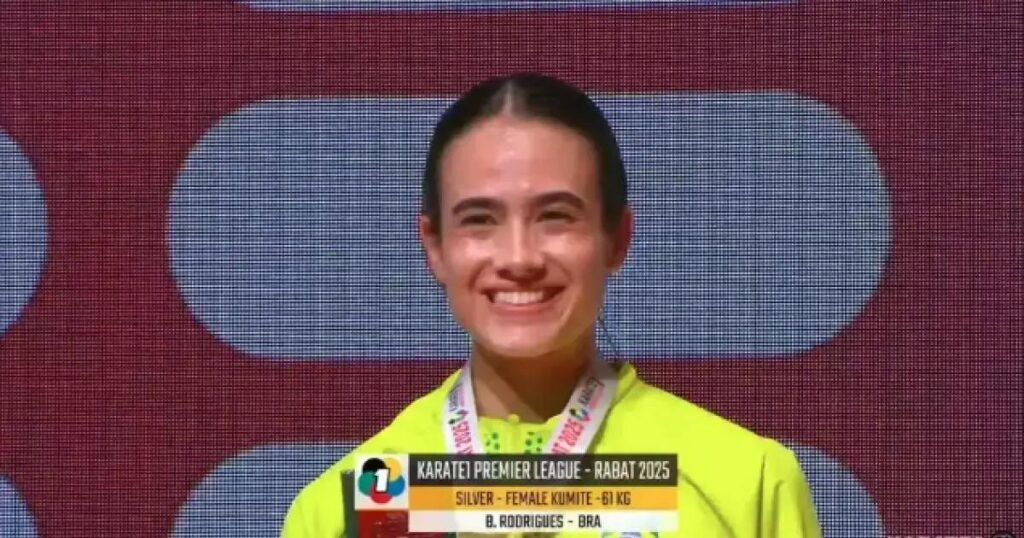 Bárbara Hellen traz prata do Marrocos e se destaca no karatê mundial