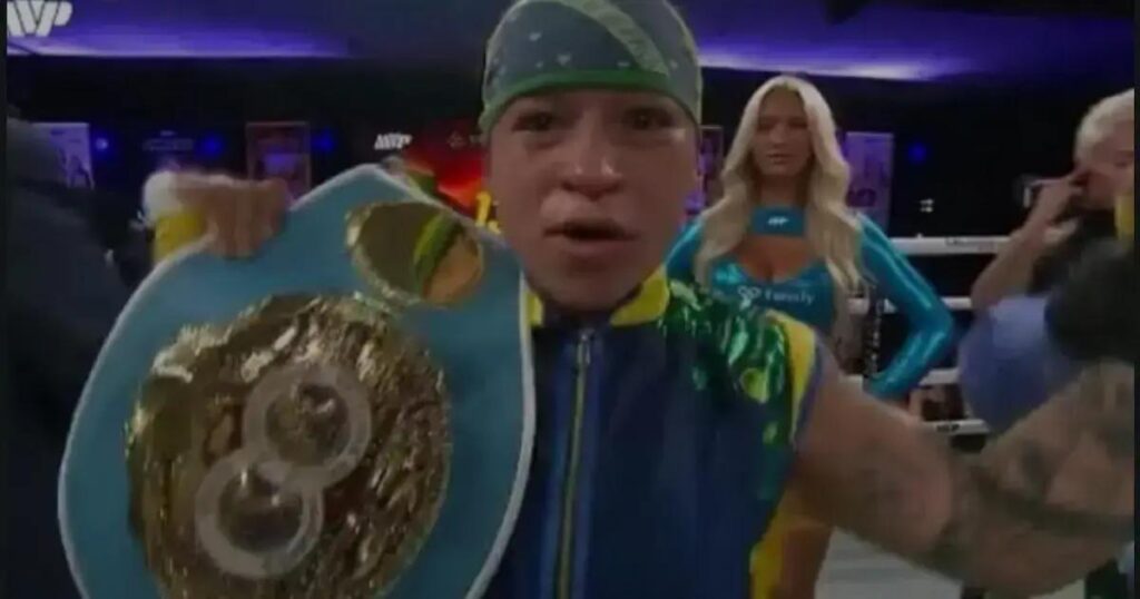 Beatriz Ferreira defende título mundial com vitória sobre argentina