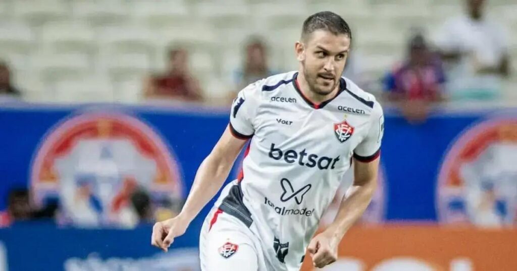 Bruno Uvini conquista rescisão contratual por dívidas do Vitória