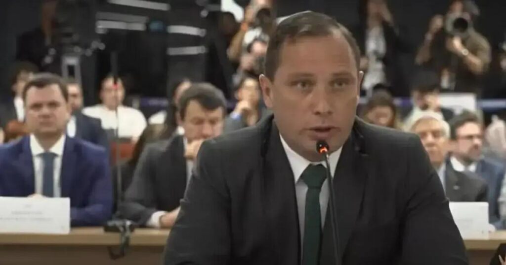 Cid confirma recebimento de dinheiro de Braga Netto para financiar acampamento golpista