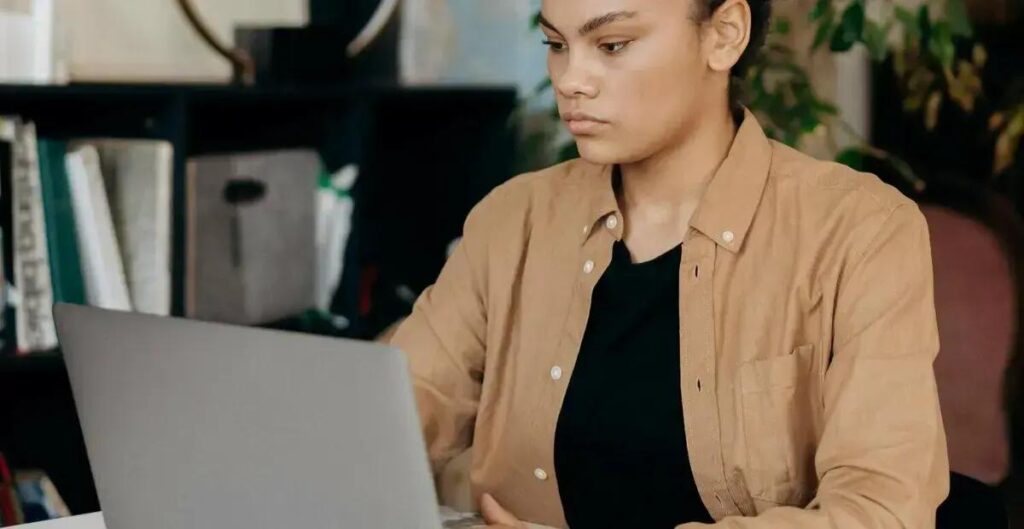 Como acompanhar a restituição e compensação de impostos com o PER/DCOMP