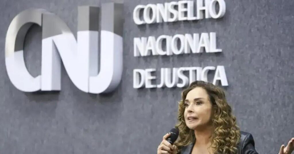Daniela Mercury é homenageada pelo CNJ por defesa dos direitos LGBTQIA+