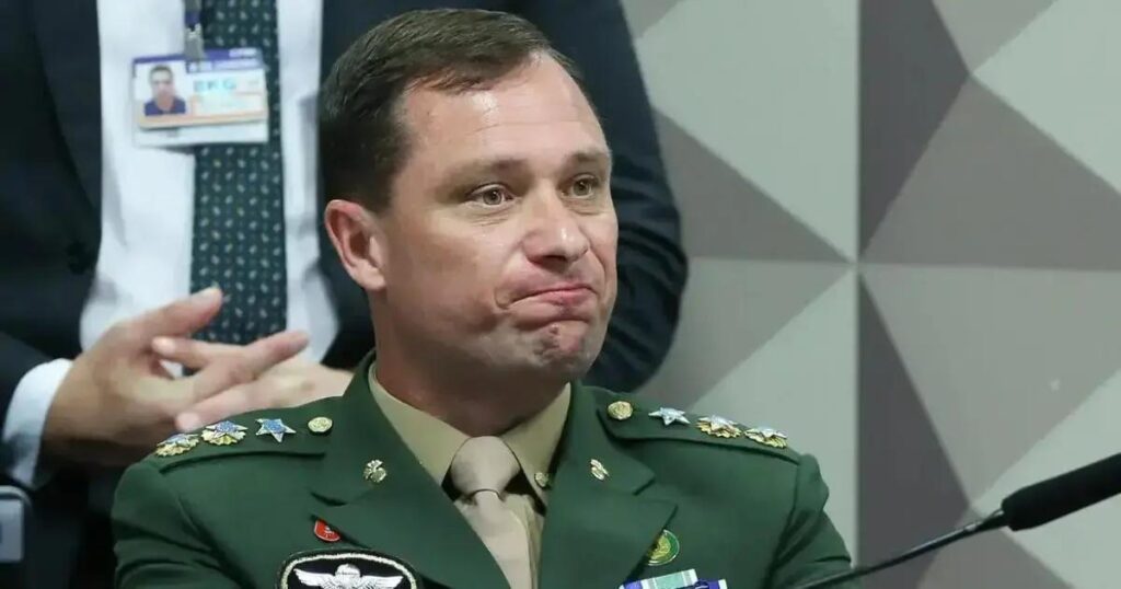 Desvinculação de Mauro Cid e Gilson Machado em nova investigação da PF