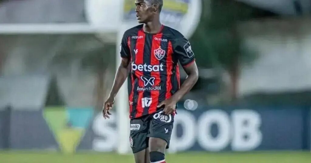 Fábio Soares deixa o Vitória e é anunciado pela Ferroviária na Série B