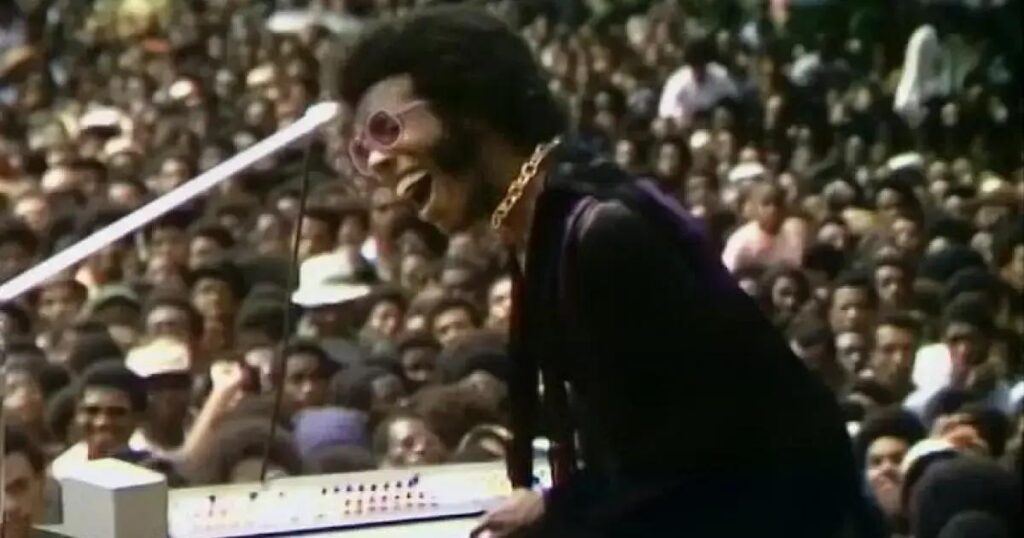 Faleceu Sly Stone, ícone do funk e da música americana