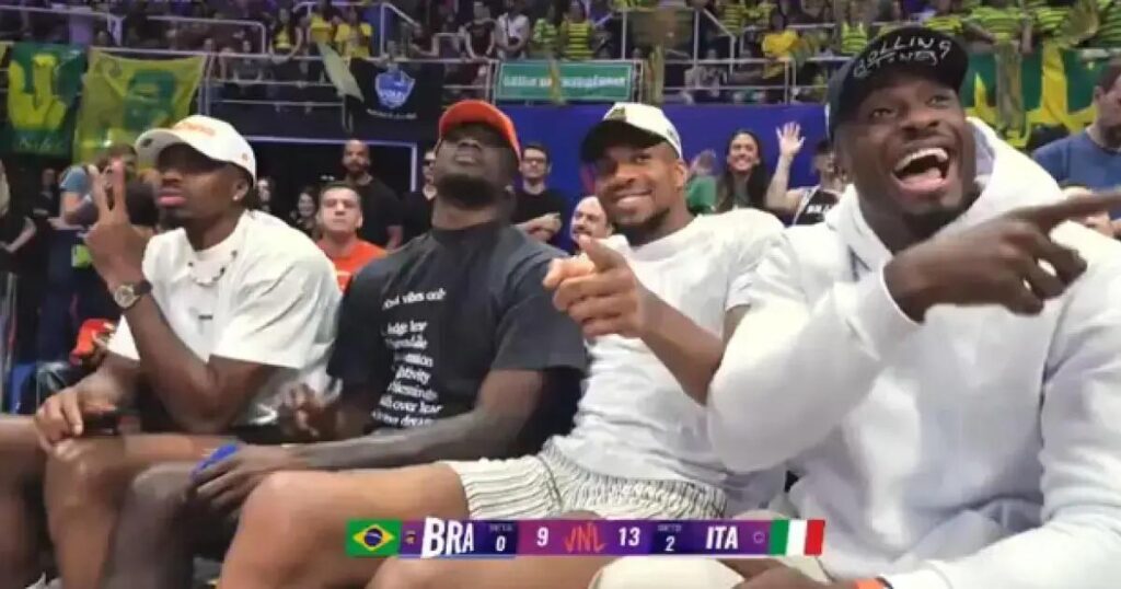 Giannis Antetokounmpo apoia Seleção Brasileira de Vôlei no Maracanãzinho durante visão ao Brasil