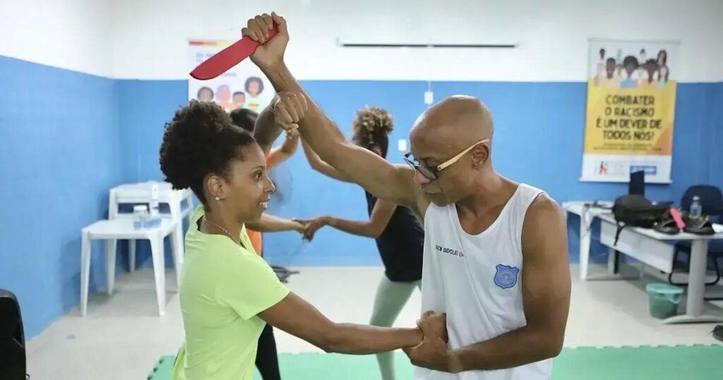 Guarda Municipal realiza aula de defesa pessoal para a população LGBTQIAPN+