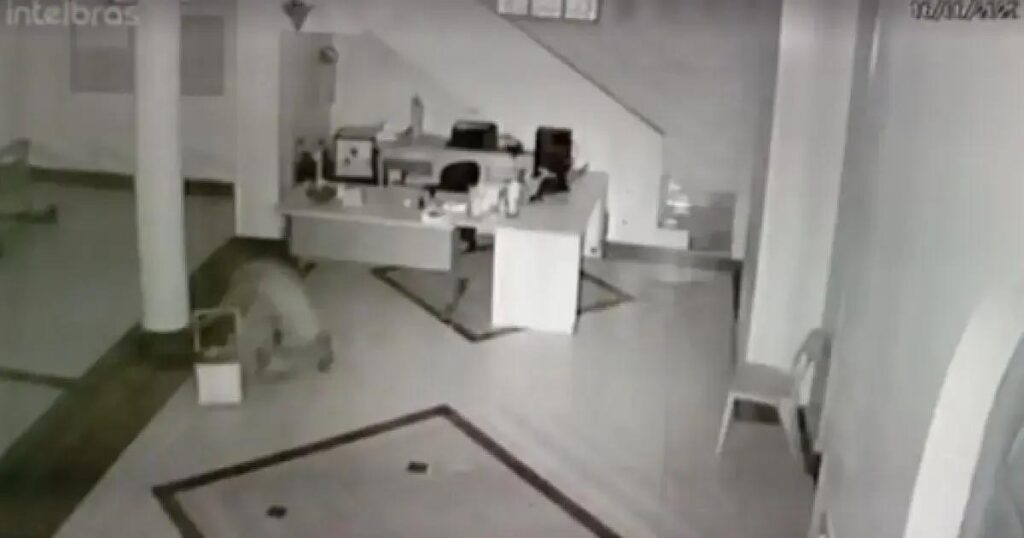 Homem arromba cofre e furta paróquia em Matatu de Brotas