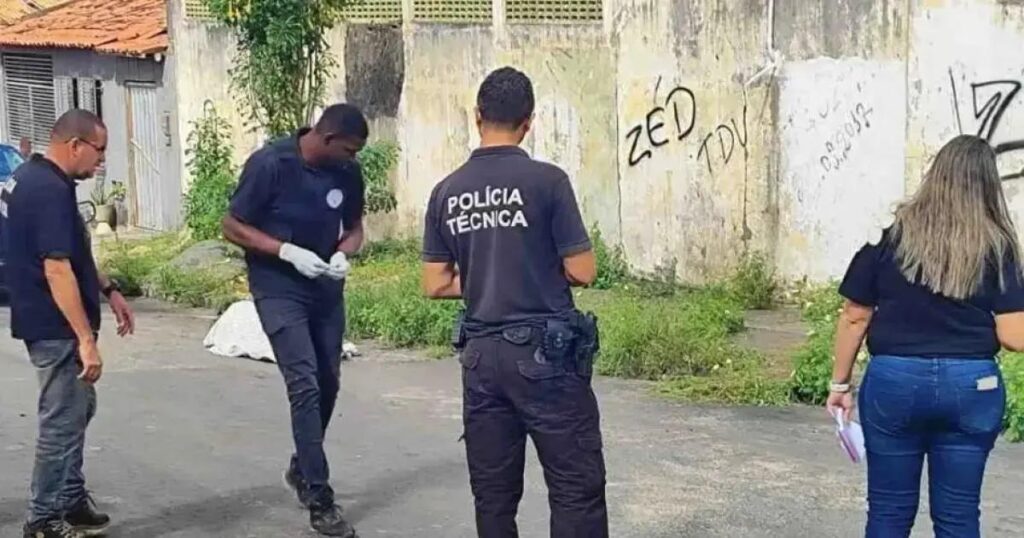 Homem de 27 anos é morto com mais de 15 tiros em Feira de Santana