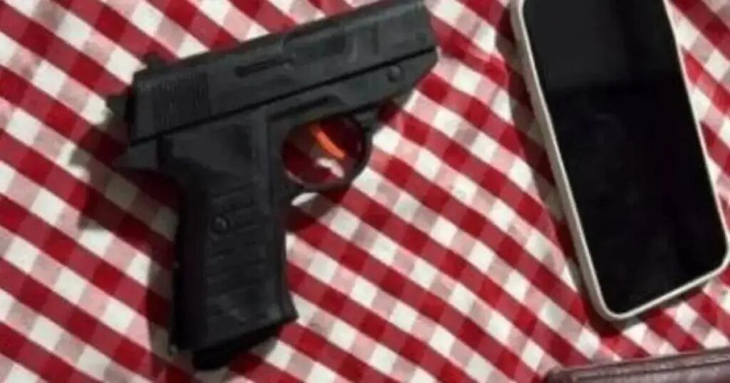 Homem é detido com simulacro de pistola em Guanambi durante festa